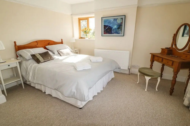 Room 2 of 16