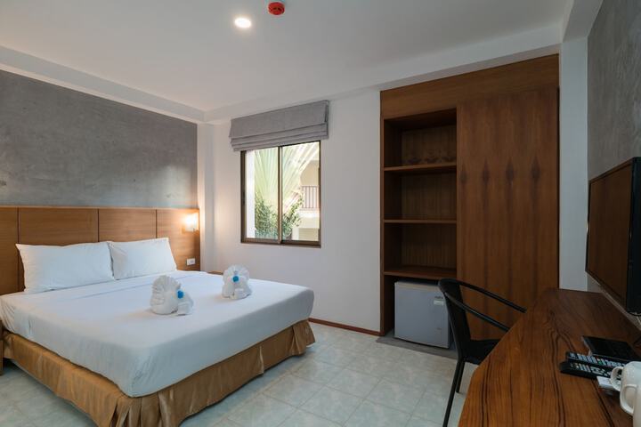 Room 20 of 102