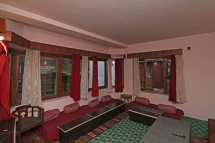 Room 10 of 25