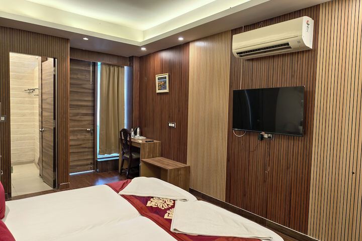 Room 47 of 90