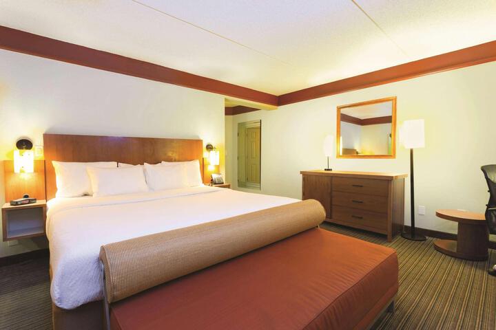 2 Double Beds (10 of 10)