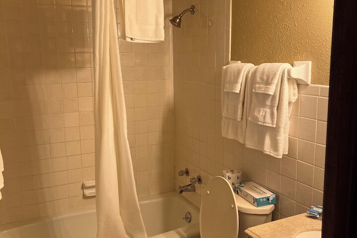 Room 126 of 180