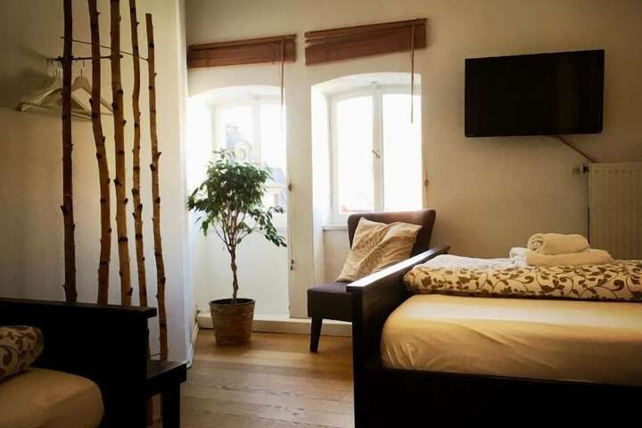 Room 32 of 47