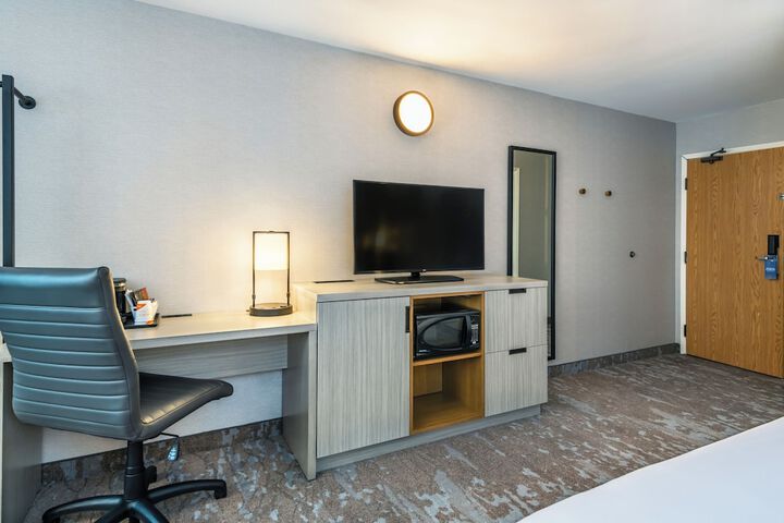 Room 17 of 35