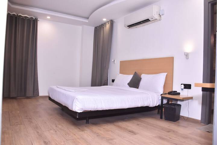 Room 5 of 47