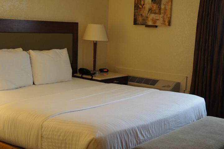 2 Queen Beds (3 of 6)