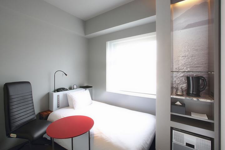 Room 9 of 31
