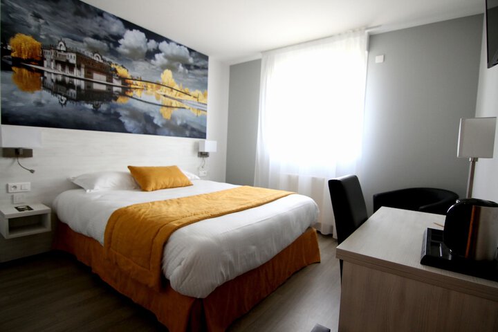 Room 6 of 62
