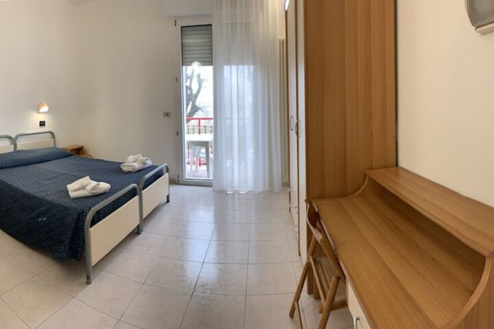 Room 32 of 70
