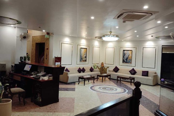 Hotel Maple Ridge