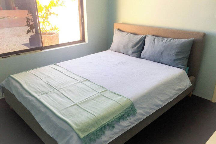 Room 3 of 6