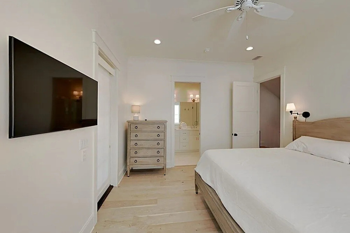 Room 2 of 19