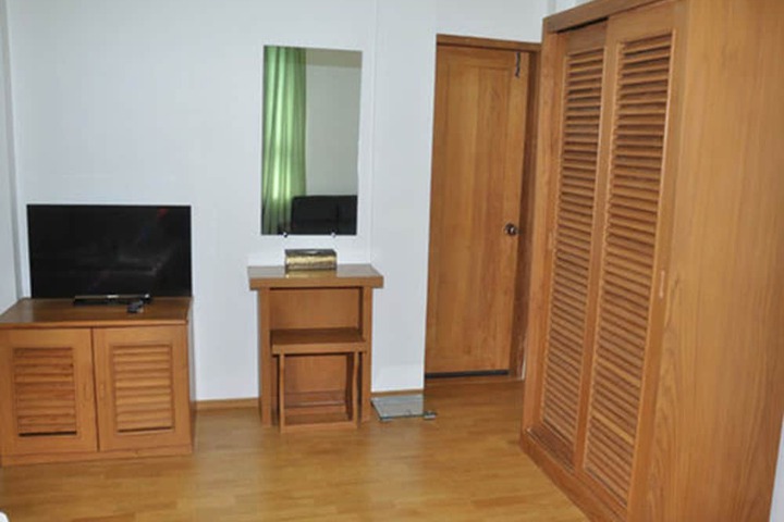 Room 16 of 26