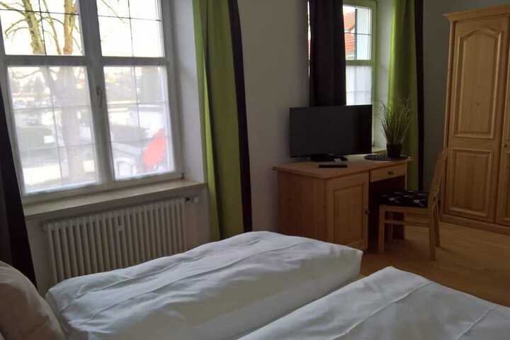 Room 16 of 50