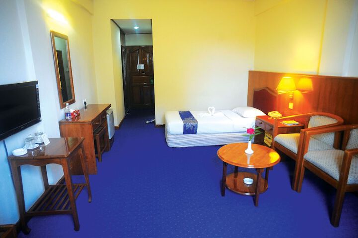 Room 10 of 48