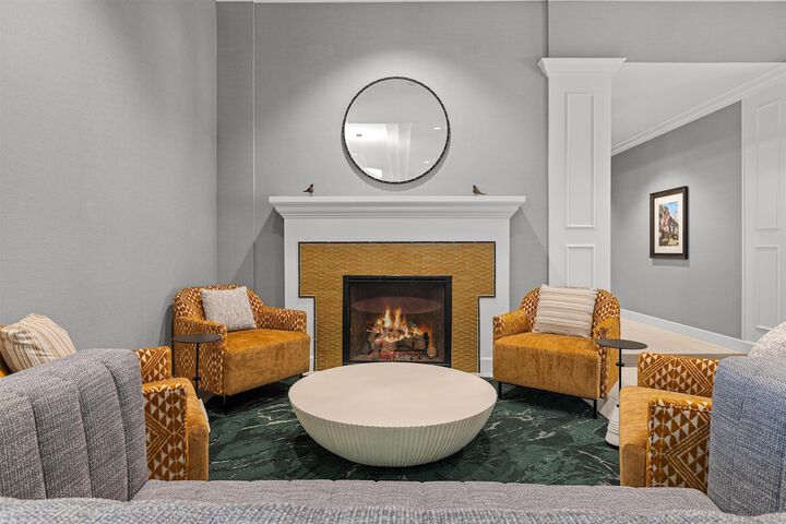 Entrance & Lobby