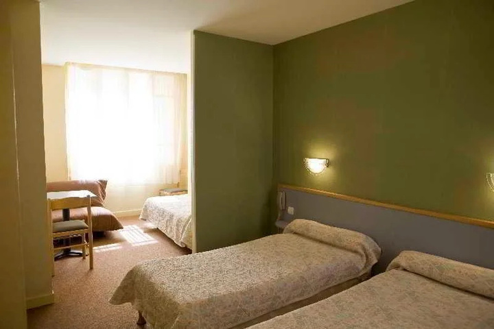Room 2 of 4