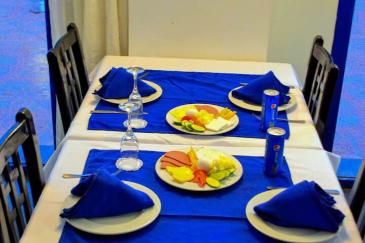 Dining 23 of 31