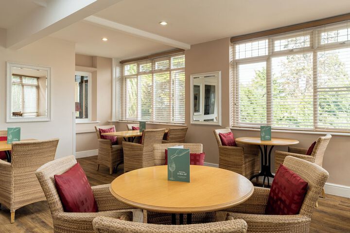 Lounge 58 of 70