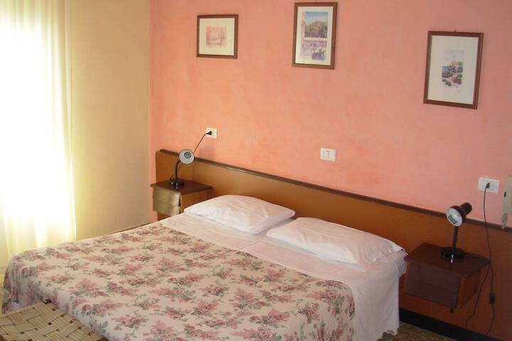 Room 2 of 23