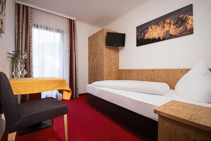Room 10 of 41