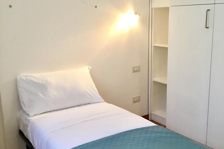 Room 13 of 51