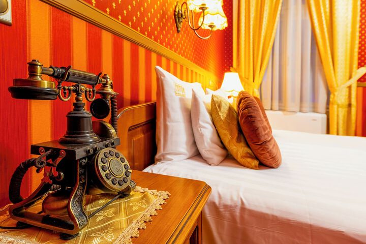 Room 42 of 83