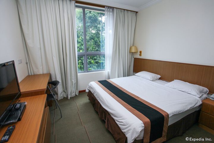 Room 6 of 44