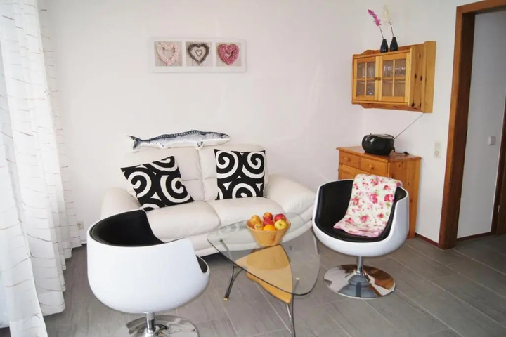 Room 7 of 10