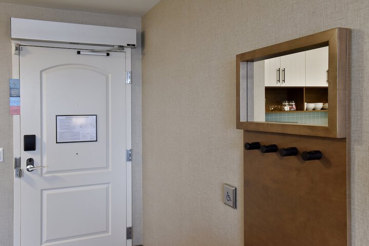 2 Queen 1 Bedroom Suite Mobility Accessible Roll Shower (17 of 29)