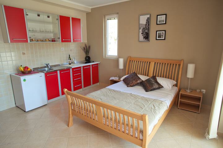 Room 2 of 49