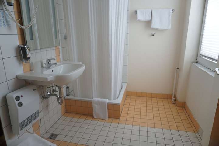 Room 56 of 82