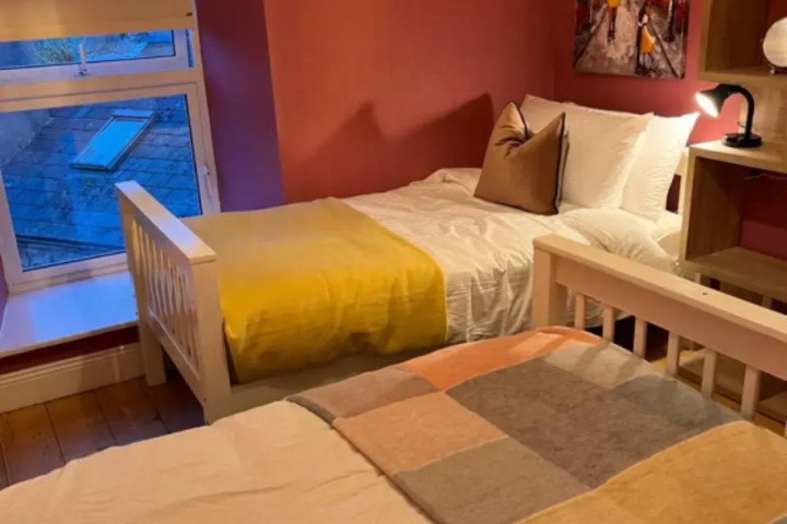 Room 3 of 11