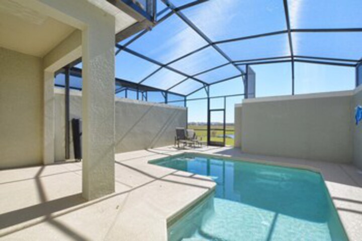 Storey Lake 4 Bedroom Townhome w Splashpool - 1610ST