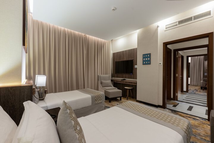 Room 13 of 19