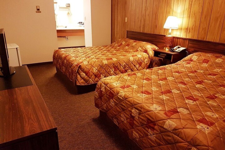 Room 2 of 30