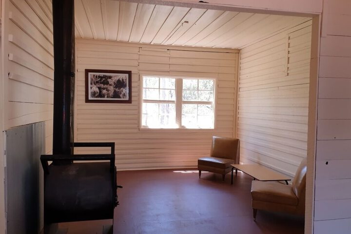 Room 6 of 17