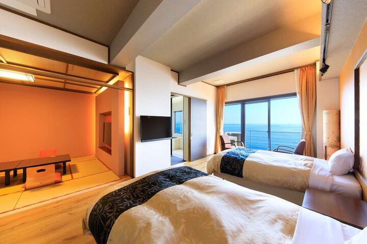 Room 18 of 114