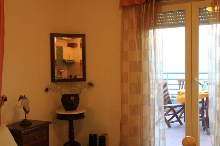 Room 12 of 46