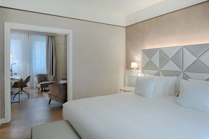 Room 12 of 79
