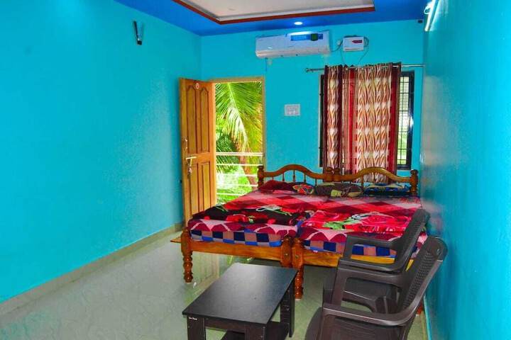 Room 4 of 23