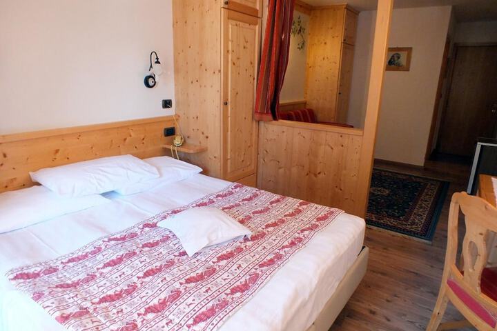 Room 14 of 57