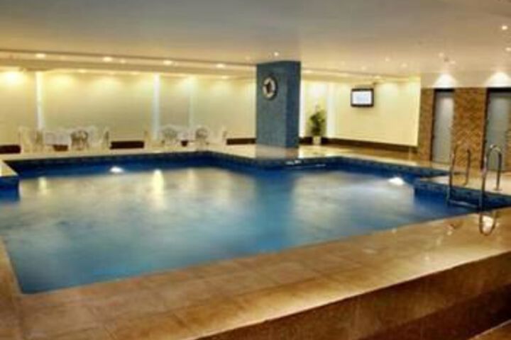 Pool 10 of 17