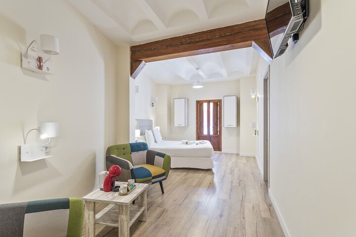 Room 8 of 27