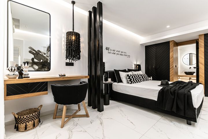 Room 25 of 168