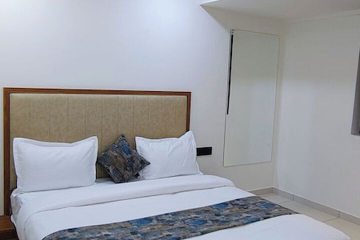Room 2 of 50