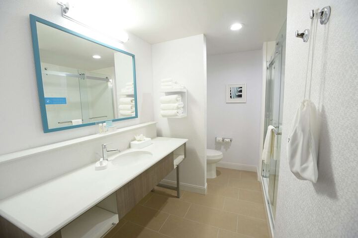 Bathroom shower