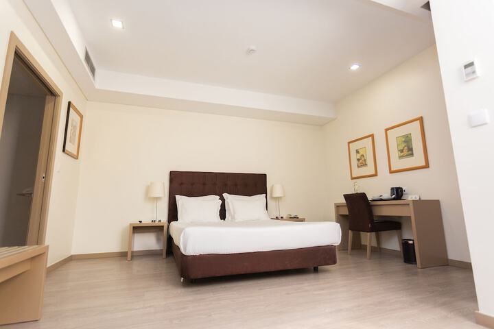 Room 13 of 52