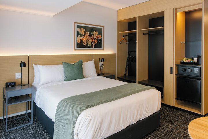 Room 41 of 64
