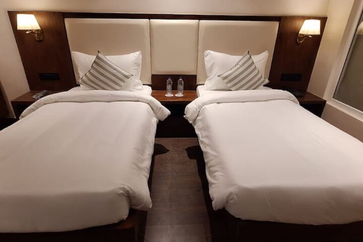 Room 7 of 19